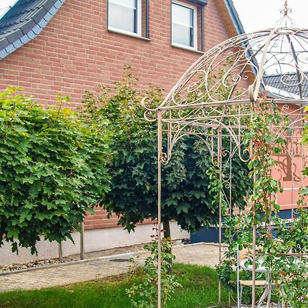 3 Bedroom Beautiful Home In Нойбранденбург Екстер'єр фото