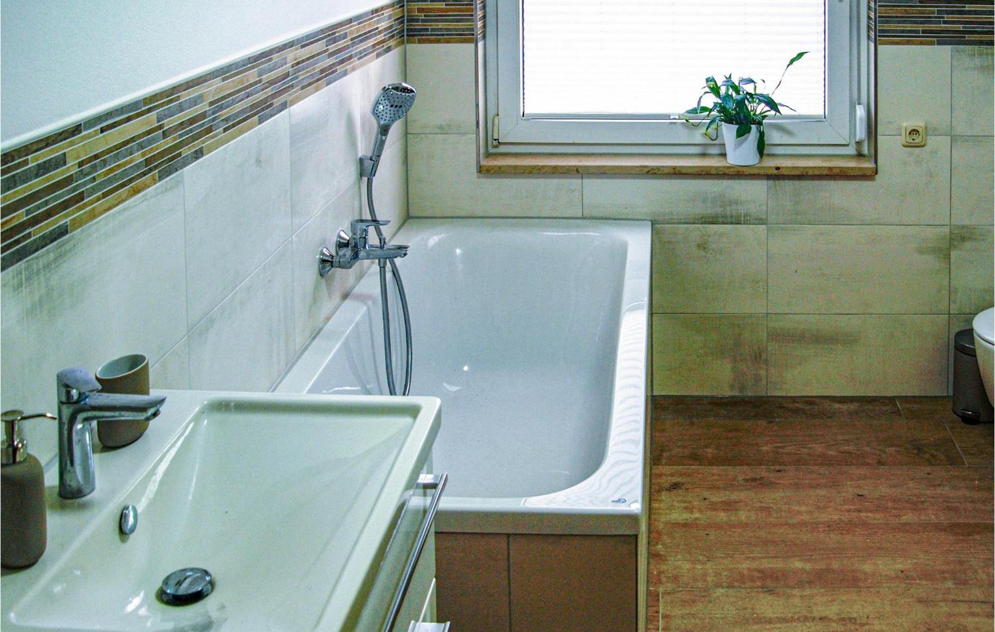 3 Bedroom Beautiful Home In Нойбранденбург Екстер'єр фото